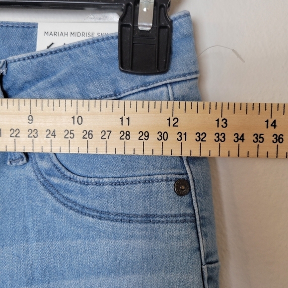 GBG Los Angeles Women's Jeans Light Wash Denim Sz 24 Skinny Leg Stretch NWT - Picture 10 of 11